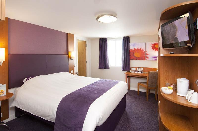 Premier Inn Portsmouth North Harbour Bagian luar foto