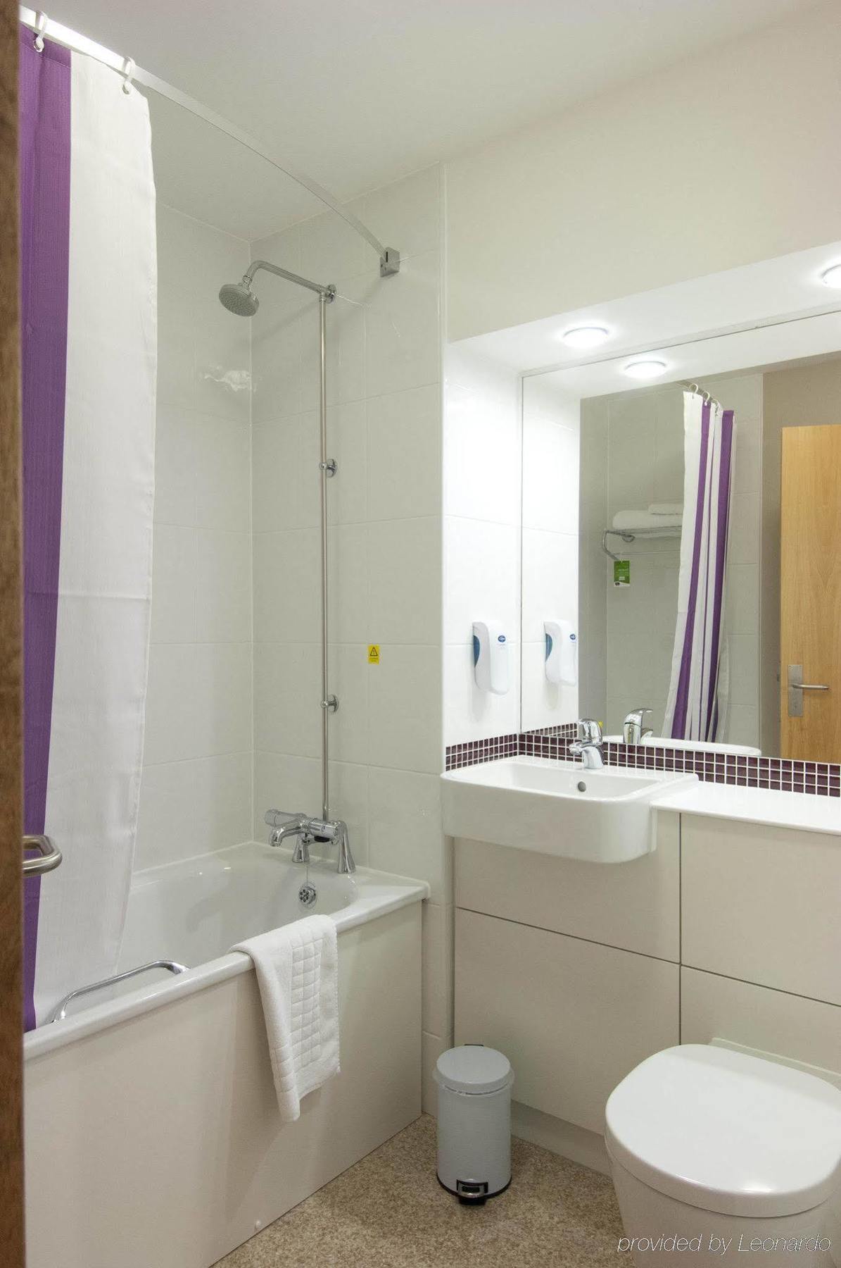 Premier Inn Portsmouth North Harbour Bagian luar foto